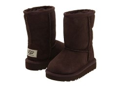 UGG KIDS CLASSIC SHORT CHOCOLATE